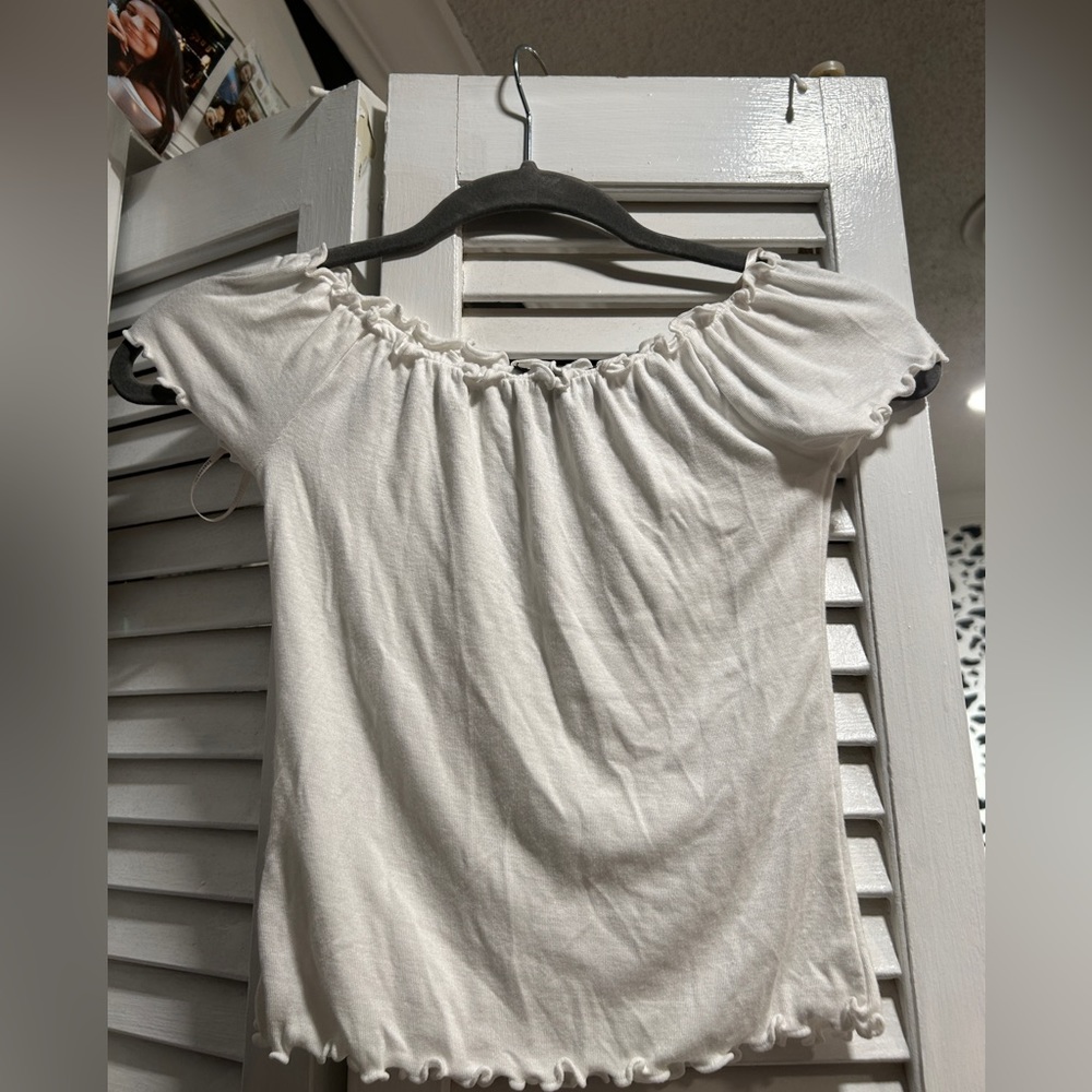 FOREVER21 WHITE RUFFLED TOP